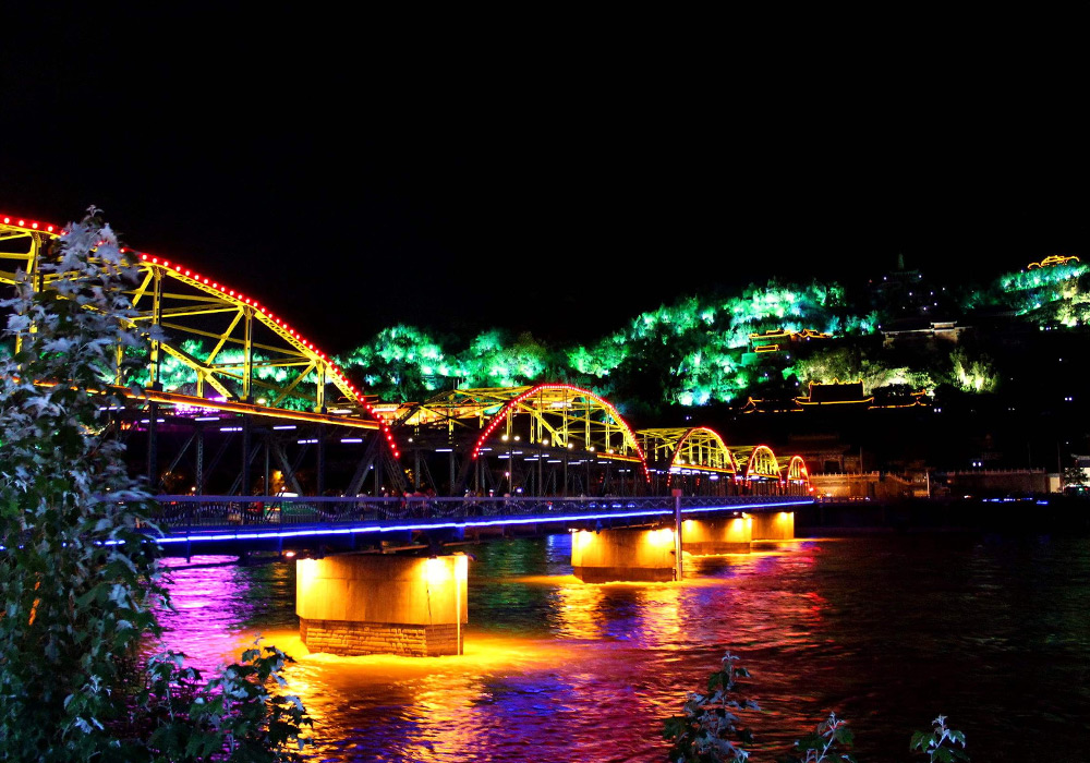 Yinchuan riverside Yellow River Bridge